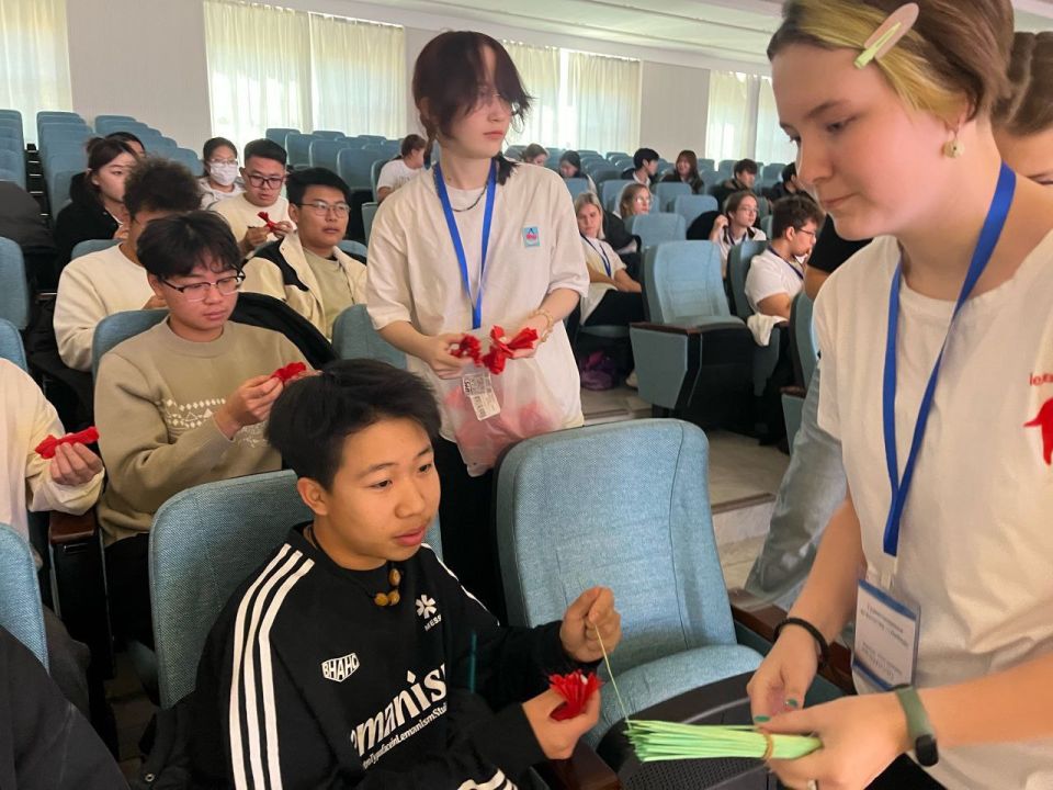 Дипломатия укрепляет дружбу народов Дипломатия укрепляет дружбу народов