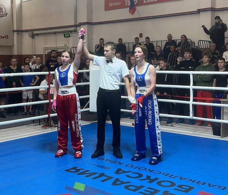 В Чите состоялся турнир по кикбоксингу посвященный памяти воспитанника спортивного клуба «Вверх» В Чите состоялся турнир по кикбоксингу посвященный памяти воспитанника спортивного клуба «Вверх»