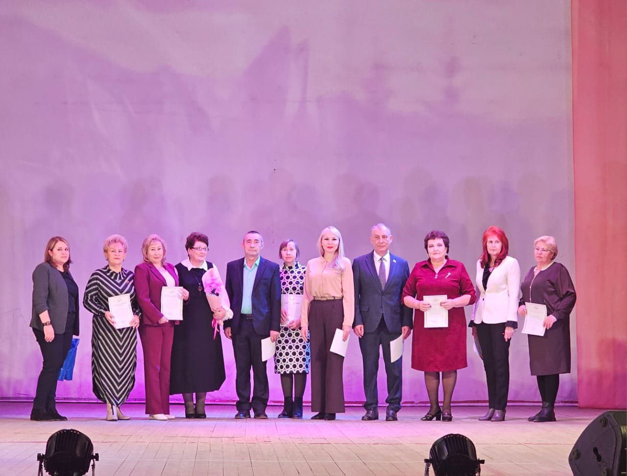 Даурские самоцветы зажглись в Петровск-Забайкальске Даурские самоцветы зажглись в Петровск-Забайкальске