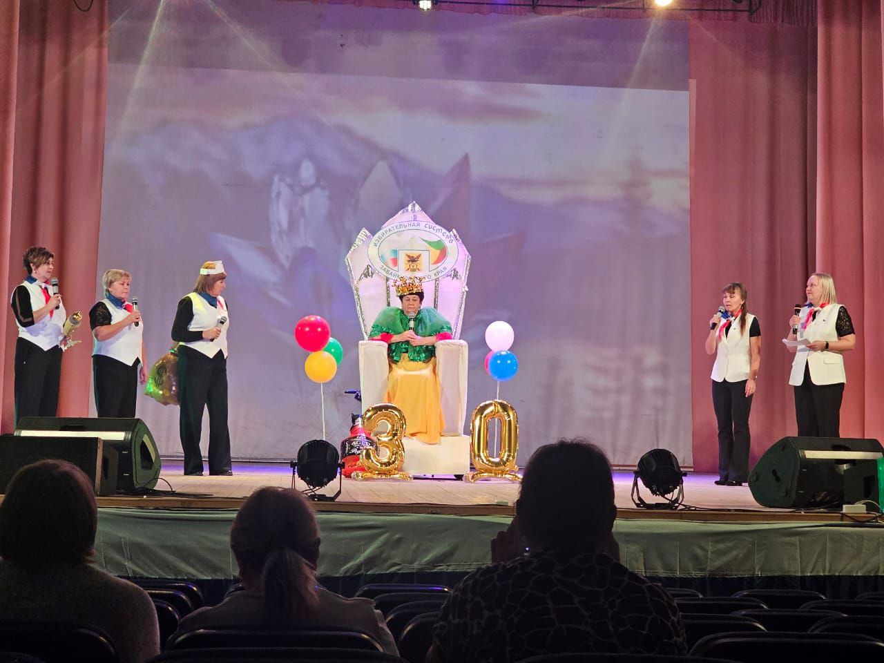 Даурские самоцветы зажглись в Петровск-Забайкальске Даурские самоцветы зажглись в Петровск-Забайкальске