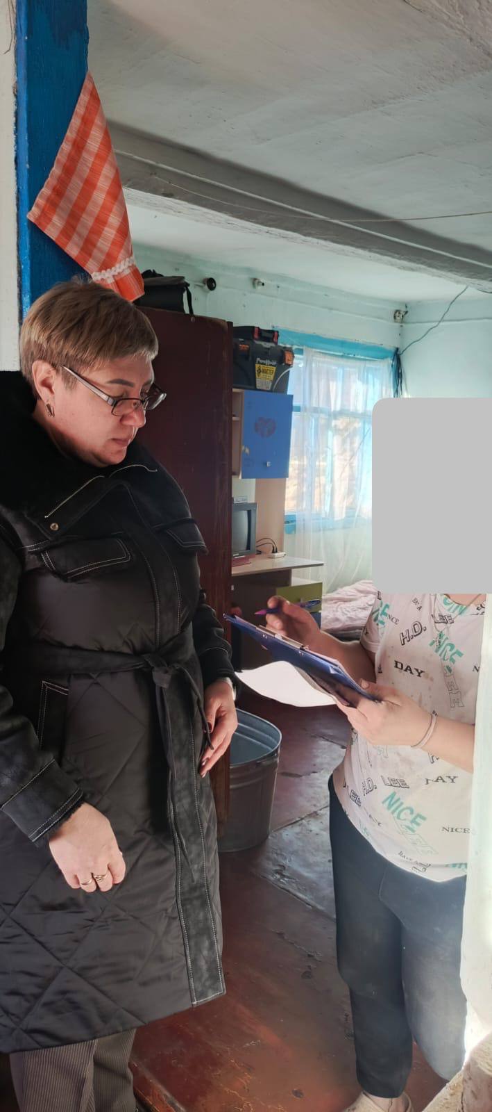 Комиссией по делам несовершеннолетних и защите их прав Железнодорожного района совместно с сотрудниками ОНД, Управления ГО и ЧС, ОП «Железнодорожный», отдела социально- реабилитационной работы комитета образования, ГУСО... Комиссией по делам несовершеннолетних и защите их прав Железнодорожного района совместно с сотрудниками ОНД, Управления ГО и ЧС, ОП «Железнодорожный», отдела социально- реабилитационной работы комитета образования, ГУСО...