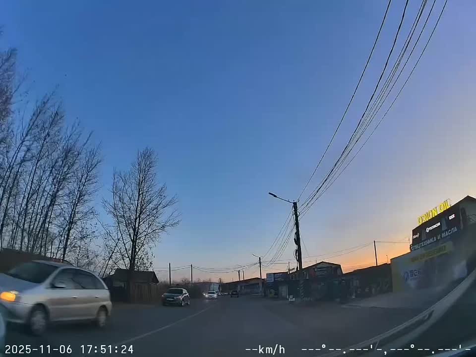 «Нас постоянно подрезают». Вчера на улице Трактовой чуть не произошла авария