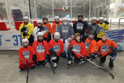 Юные хоккеисты «Манула» из Читы получили комплекты новой игровой формы