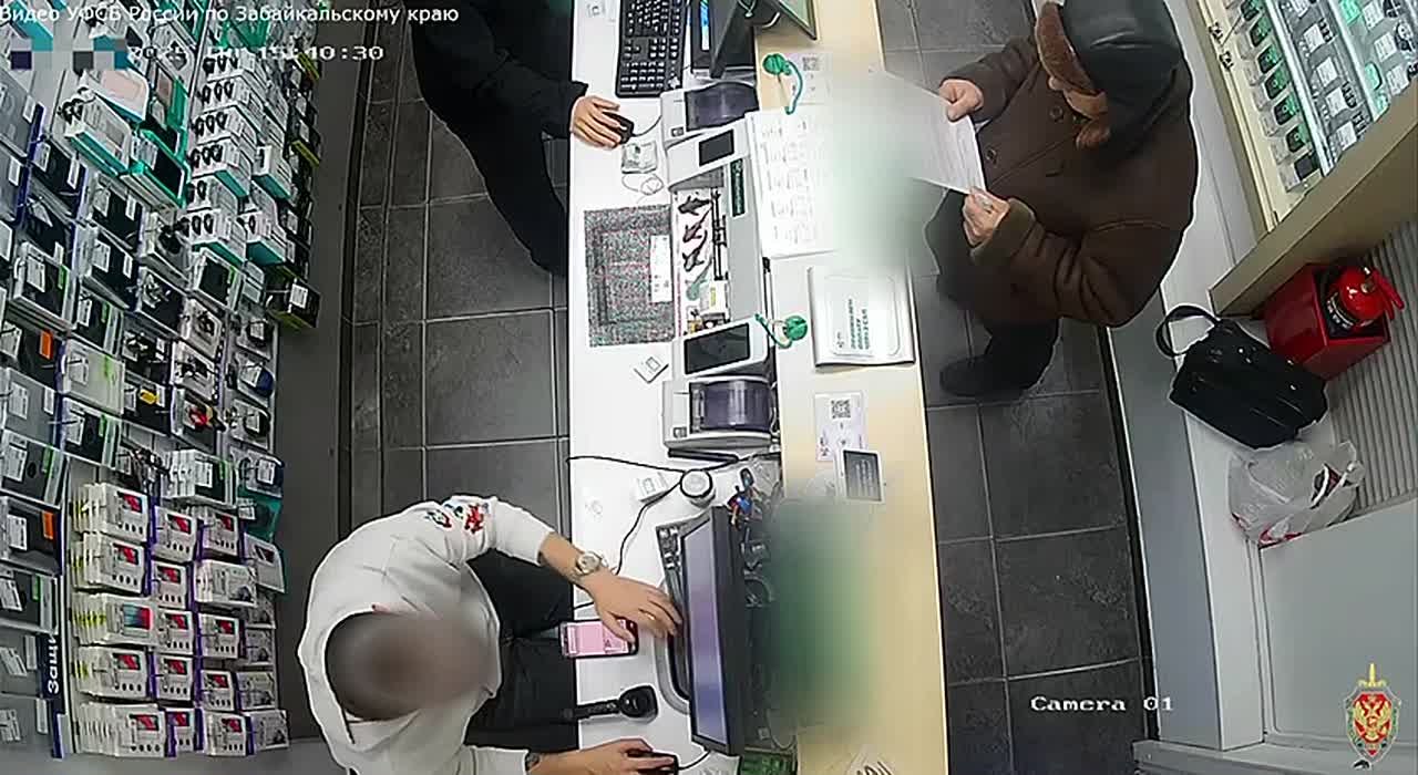 Сотрудники трех салонов связи в Забайкалье незаконно оформляли SIM-карты