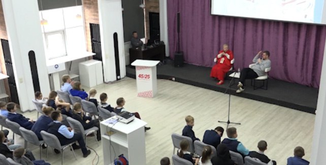 «Культурный десант 45/25»: в Чите прошли встречи с Марией Ватутиной и Ричардом Семашковым