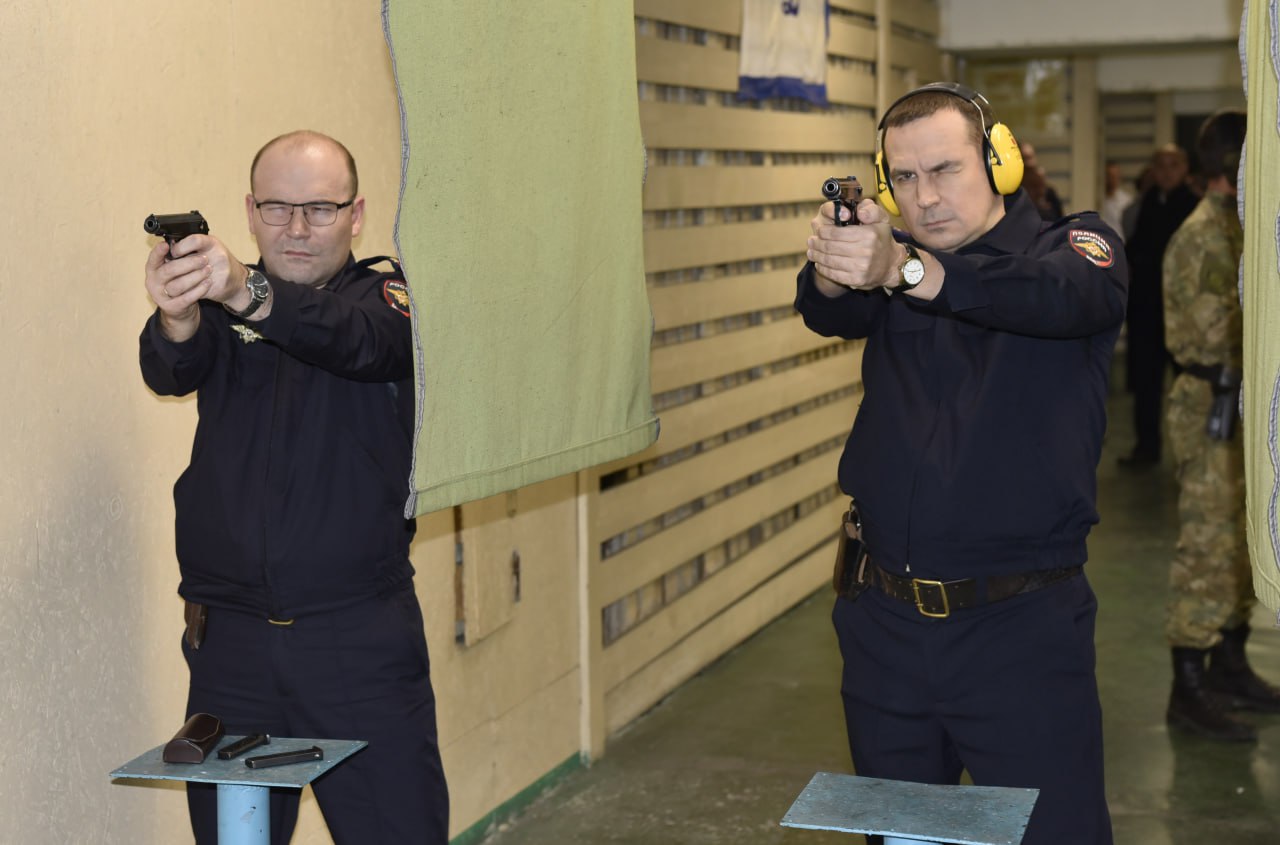 Полицейские Забайкалья сразились в турнире по стрельбе из табельного оружия Полицейские Забайкалья сразились в турнире по стрельбе из табельного оружия