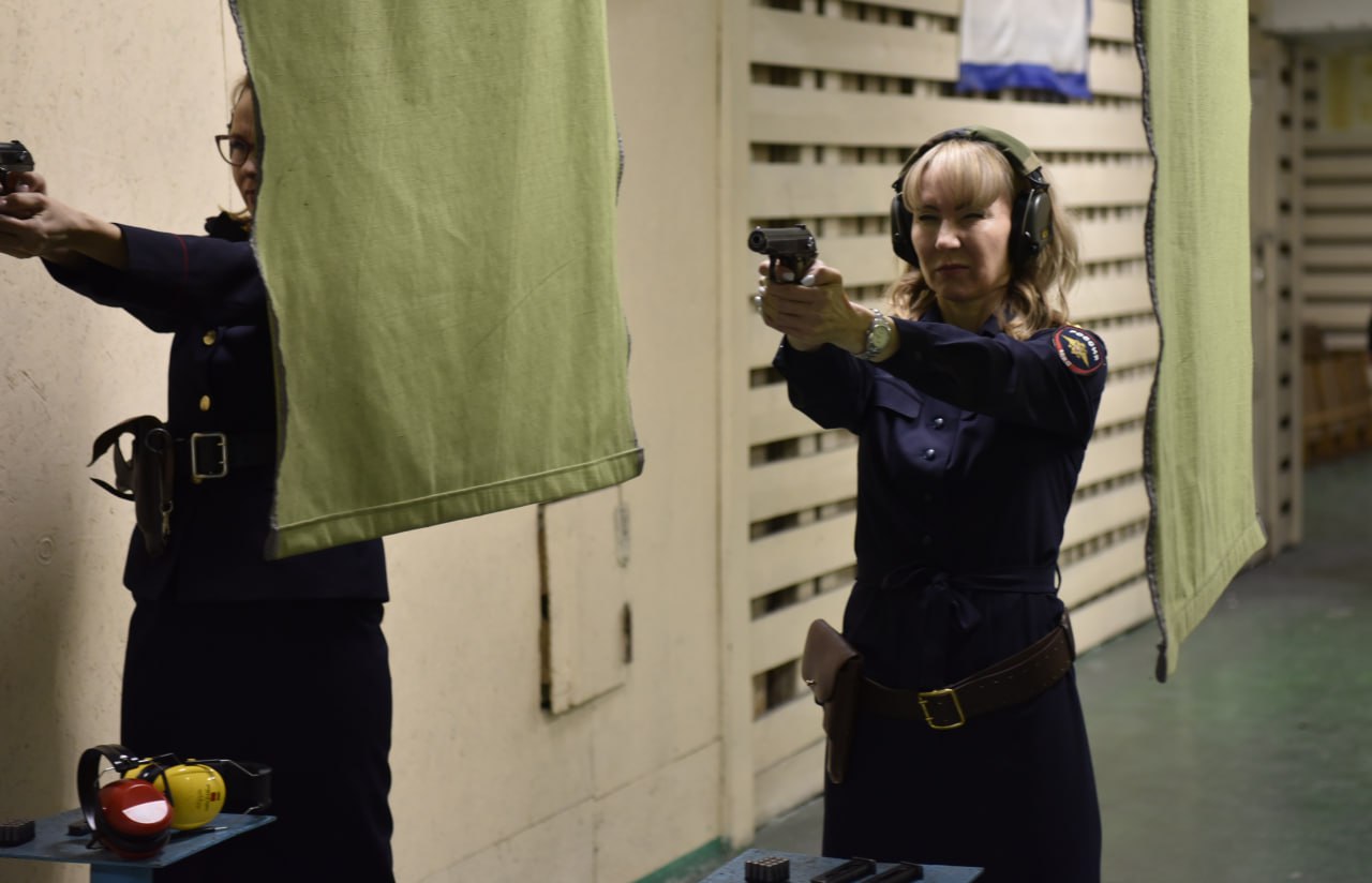 Полицейские Забайкалья сразились в турнире по стрельбе из табельного оружия Полицейские Забайкалья сразились в турнире по стрельбе из табельного оружия