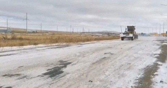 Дорожные службы устраняют последствия снегопада в Забайкалье