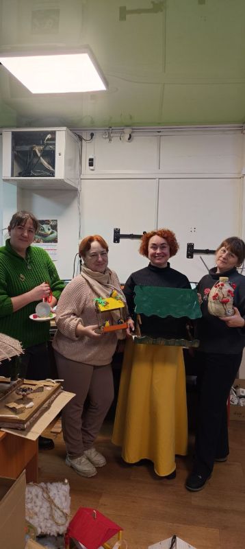 Дорогие друзья, с праздником!!! сегодня 12 ноября- Синичкин день! Большой экологический праздник