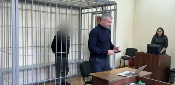 Сотрудник ФСИН получил 6 лет колонии за поставку запрещённых предметов в следственный изолятор за деньги