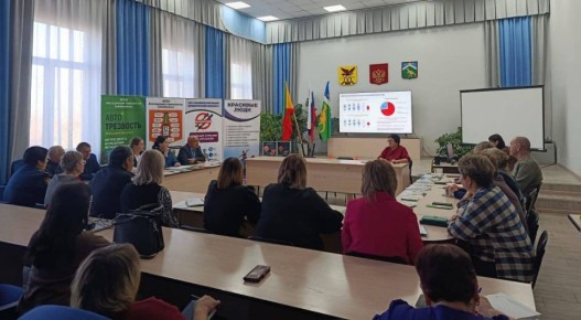 В Чернышевске полицейские и представители медицинских учреждений обсудили межведомственное взаимодействие по профилактике ДТП с нетрезвыми водителями