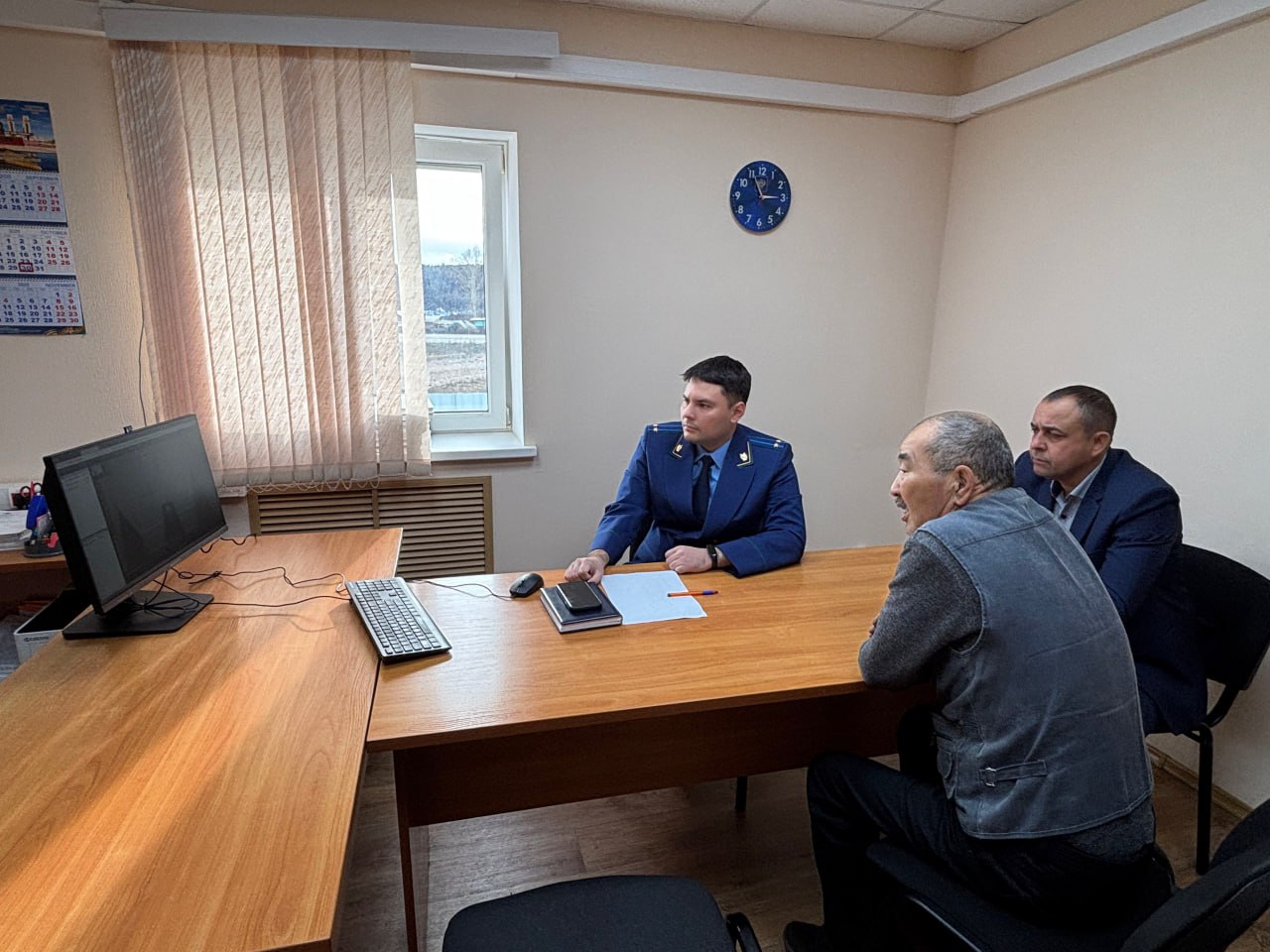 В Забайкалье прокуроры во Всероссийский день приема предпринимателей провели личные встречи с представителями бизнес-сообщества В Забайкалье прокуроры во Всероссийский день приема предпринимателей провели личные встречи с представителями бизнес-сообщества