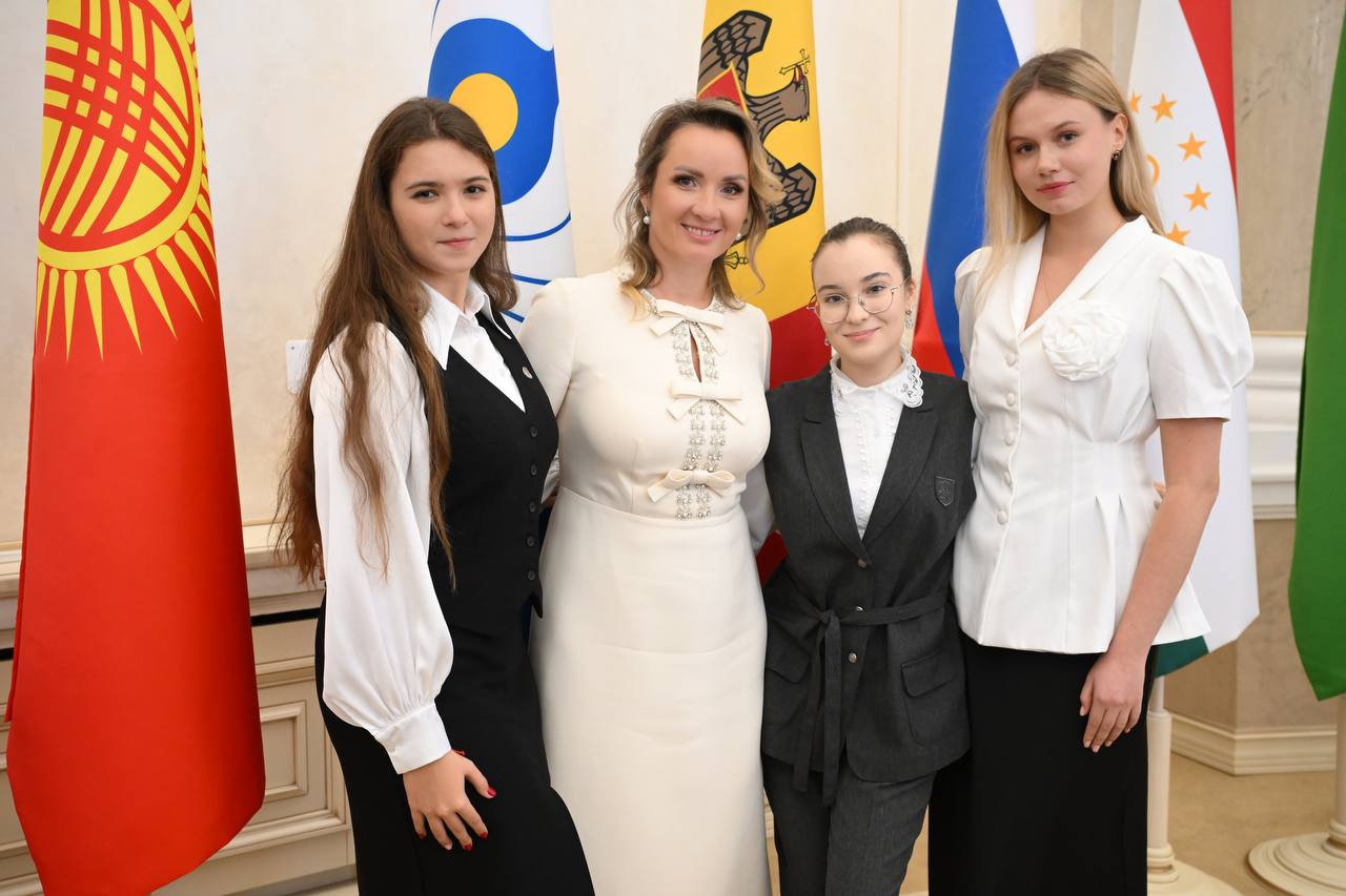 Мария Львова-Белова: Детский совет запустили при Комиссии уполномоченных по правам ребенка государств – участников СНГ Мария Львова-Белова: Детский совет запустили при Комиссии уполномоченных по правам ребенка государств – участников СНГ