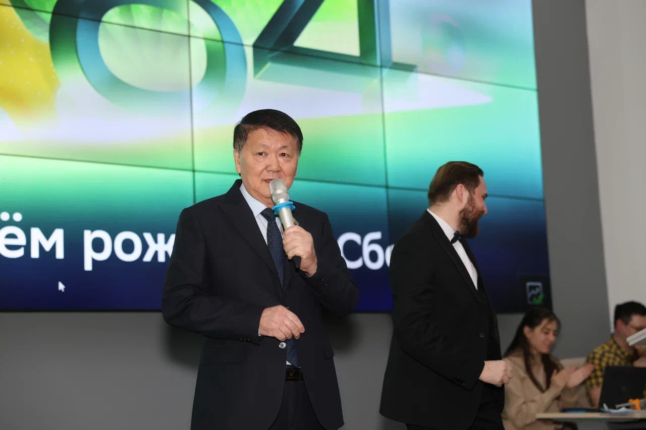 Лучшие сотрудники Сбера отмечены парламентскими наградами Лучшие сотрудники Сбера отмечены парламентскими наградами