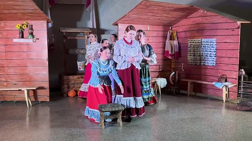 Департамент ЗАГС и ансамбль «Забайкальские казаки» провели древний русский обряд расплетания косы