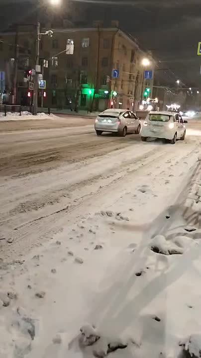 Инна Щеглова: Сейчас все дорожные службы на работе, очищают дороги и отсыпают ПГМ