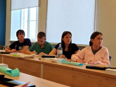 Первый учебный день в «Эврике»: полное погружение в избирательное право!