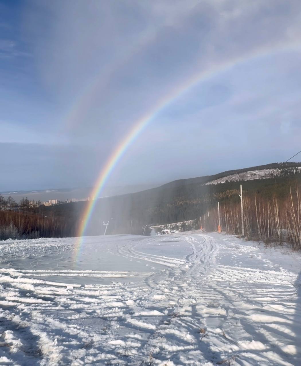 Сегодня в 12:00 открывается учебный склон на Высокогорье!