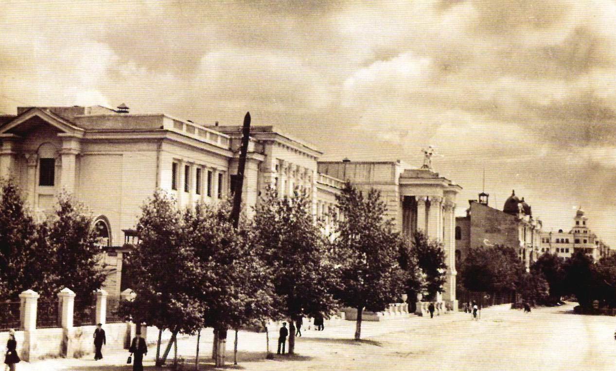 85 лет назад, 16 ноября 1940 года, в Чите на улице Ленина был торжественно открыт Читинский дом офицеров Красной Армии 85 лет назад, 16 ноября 1940 года, в Чите на улице Ленина был торжественно открыт Читинский дом офицеров Красной Армии