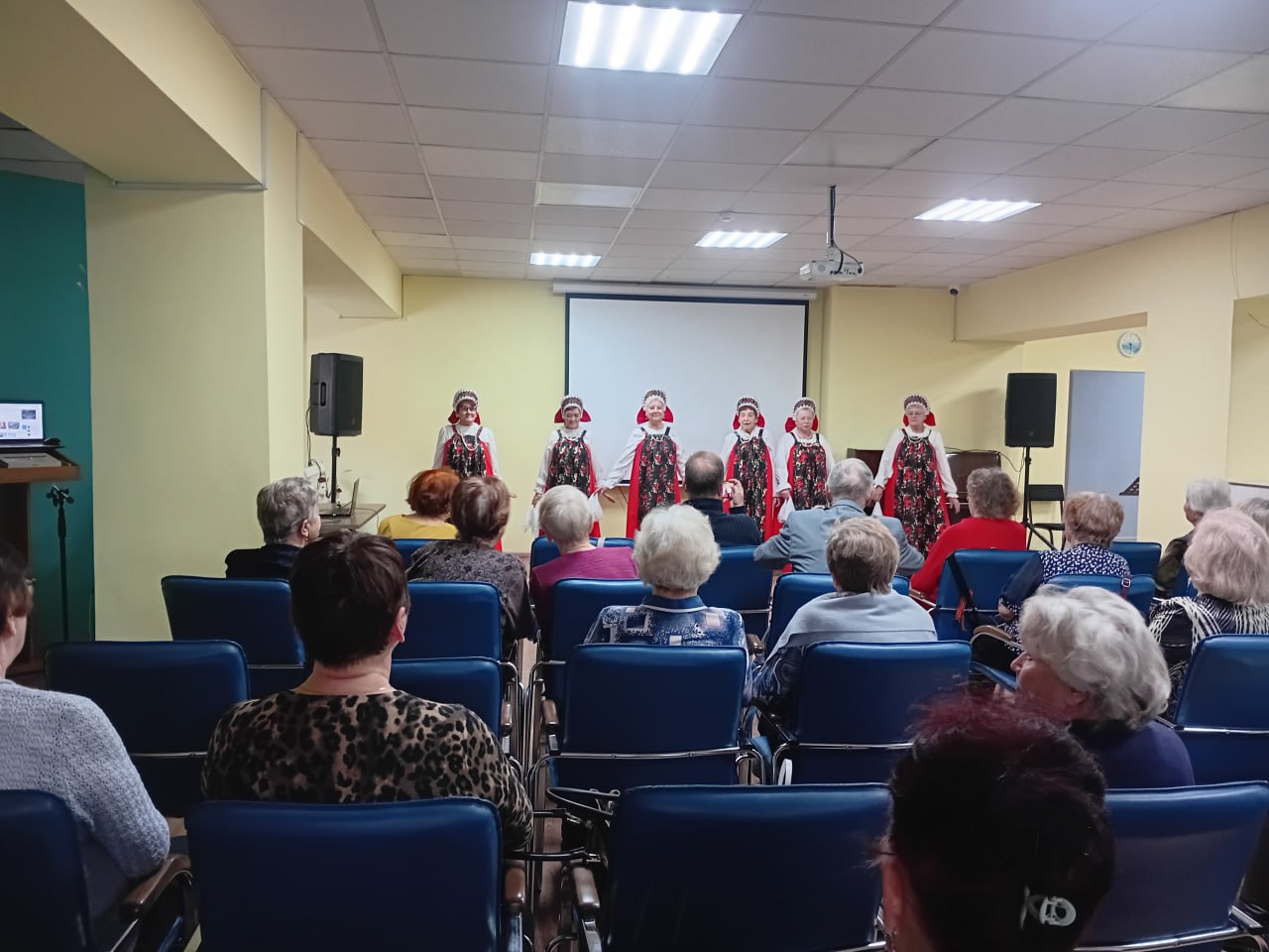 Литературная гостиная «Жди меня, и я вернусь» (к 110-летию К. Симонова) Литературная гостиная «Жди меня, и я вернусь» (к 110-летию К. Симонова)