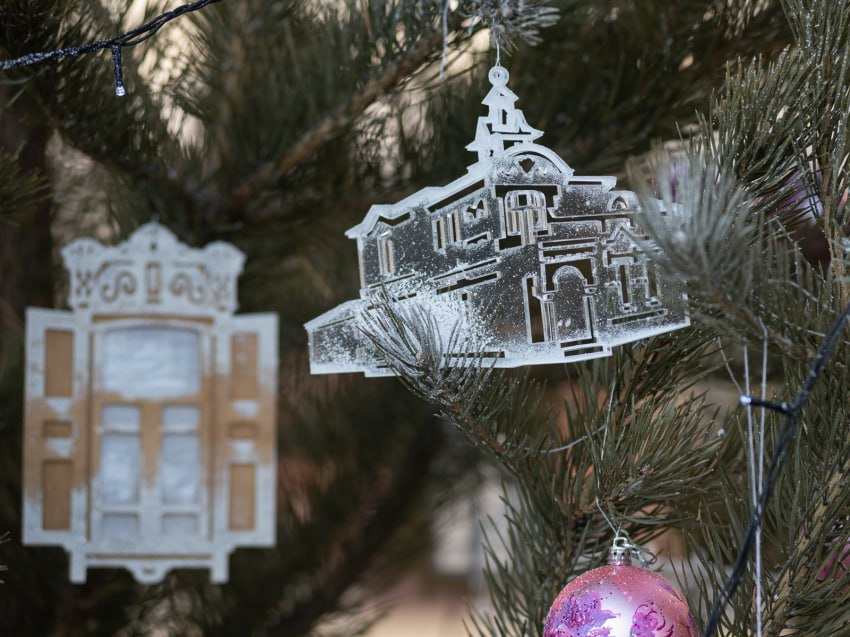 Какими игрушками украсят «Ёлки Забайкалья» на Театральной площади в Чите?