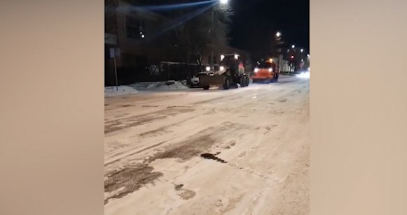 Последствия снегопада продолжают устранять в Чите