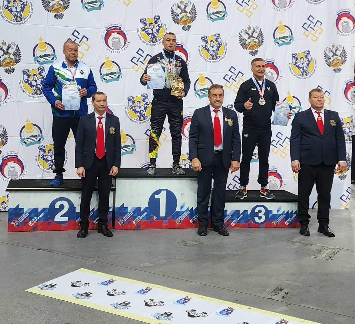 Забайкальцы забрали две золотые и одну бронзовую медали на международном турнире по гиревому спорту в Улан-Удэ