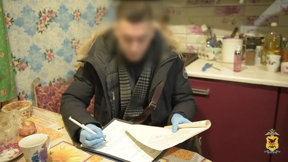 В Забайкалье полицейские задержали организованную преступную группу мошенников