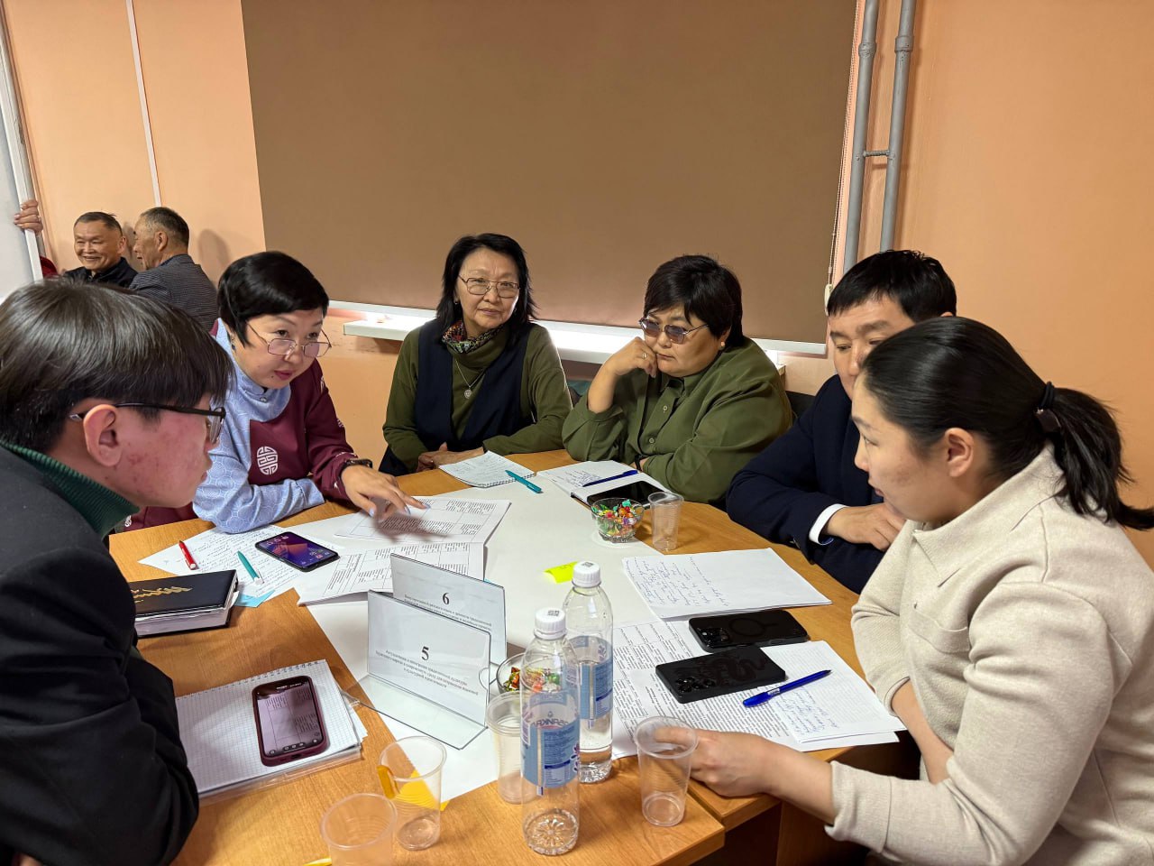 Совместные проекты для укрепления позиций бурятского языка обсудили на стратегической сессии в Агинском округе Совместные проекты для укрепления позиций бурятского языка обсудили на стратегической сессии в Агинском округе