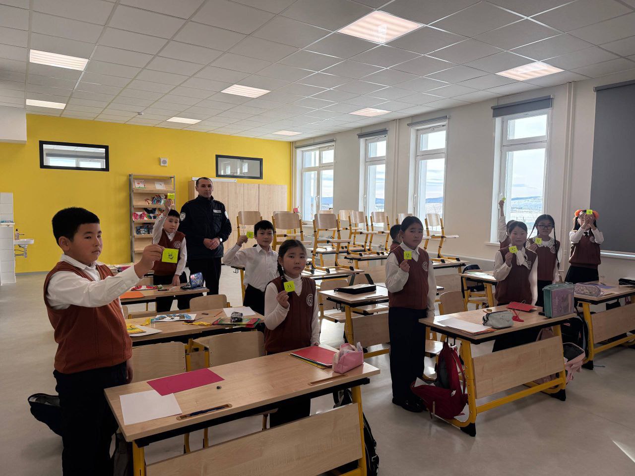 Госавтоинспекция продолжает профилактическую работу в образовательных учреждениях, направленную на предупреждение дорожно-транспортных происшествий Госавтоинспекция продолжает профилактическую работу в образовательных учреждениях, направленную на предупреждение дорожно-транспортных происшествий