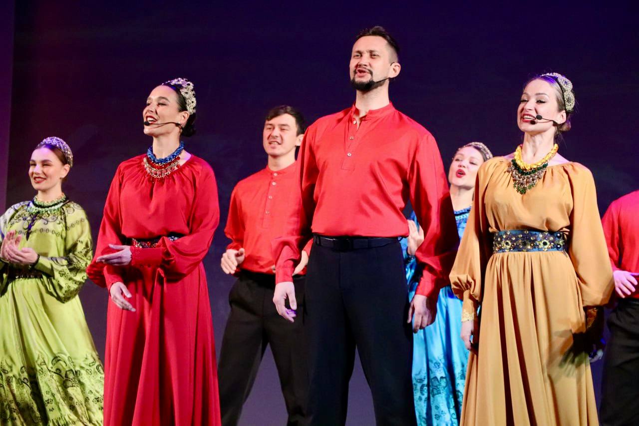 В Забайкальском краевом драматическом театре сегодня чествовали сотрудников Управления Федеральной налоговой службы России по Забайкальскому краю в связи с 35-летием создания налоговых органов В Забайкальском краевом драматическом театре сегодня чествовали сотрудников Управления Федеральной налоговой службы России по Забайкальскому краю в связи с 35-летием создания налоговых органов