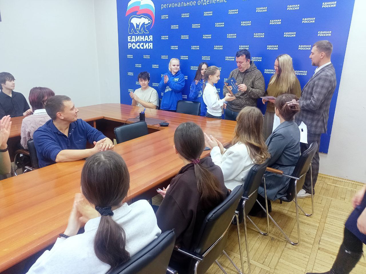 Завершился ещё один насыщенный день в образовательном центре «Эврика»! Наши будущие политики и правоведы трудятся не покладая рук Завершился ещё один насыщенный день в образовательном центре «Эврика»! Наши будущие политики и правоведы трудятся не покладая рук