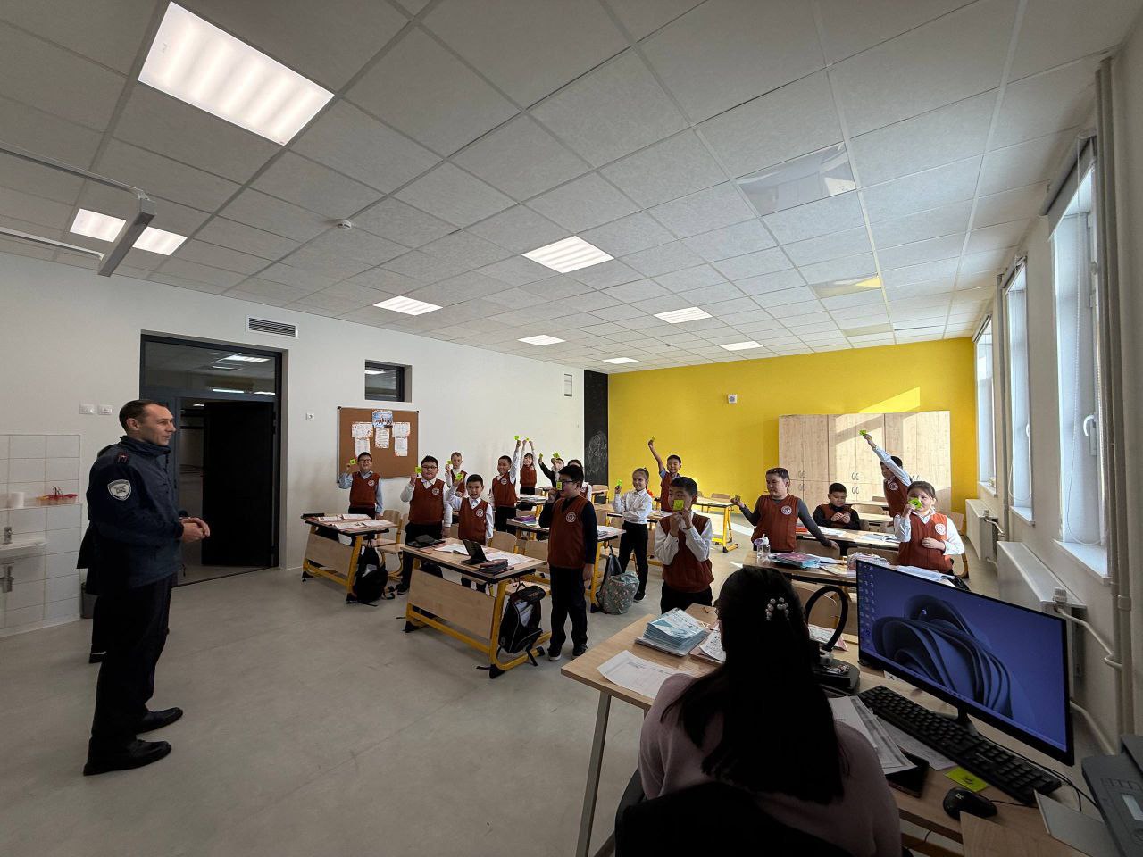 Госавтоинспекция продолжает профилактическую работу в образовательных учреждениях, направленную на предупреждение дорожно-транспортных происшествий