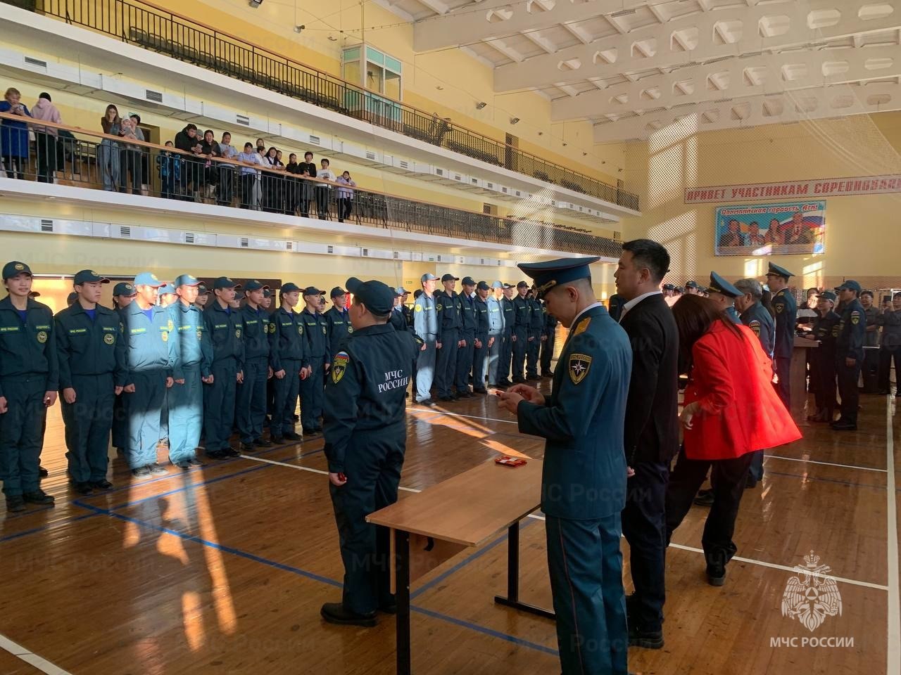 В посёлке Агинское состоялась торжественная церемония вручения погон и принесения клятвы кадетами пожарно-спасательных классов В посёлке Агинское состоялась торжественная церемония вручения погон и принесения клятвы кадетами пожарно-спасательных классов