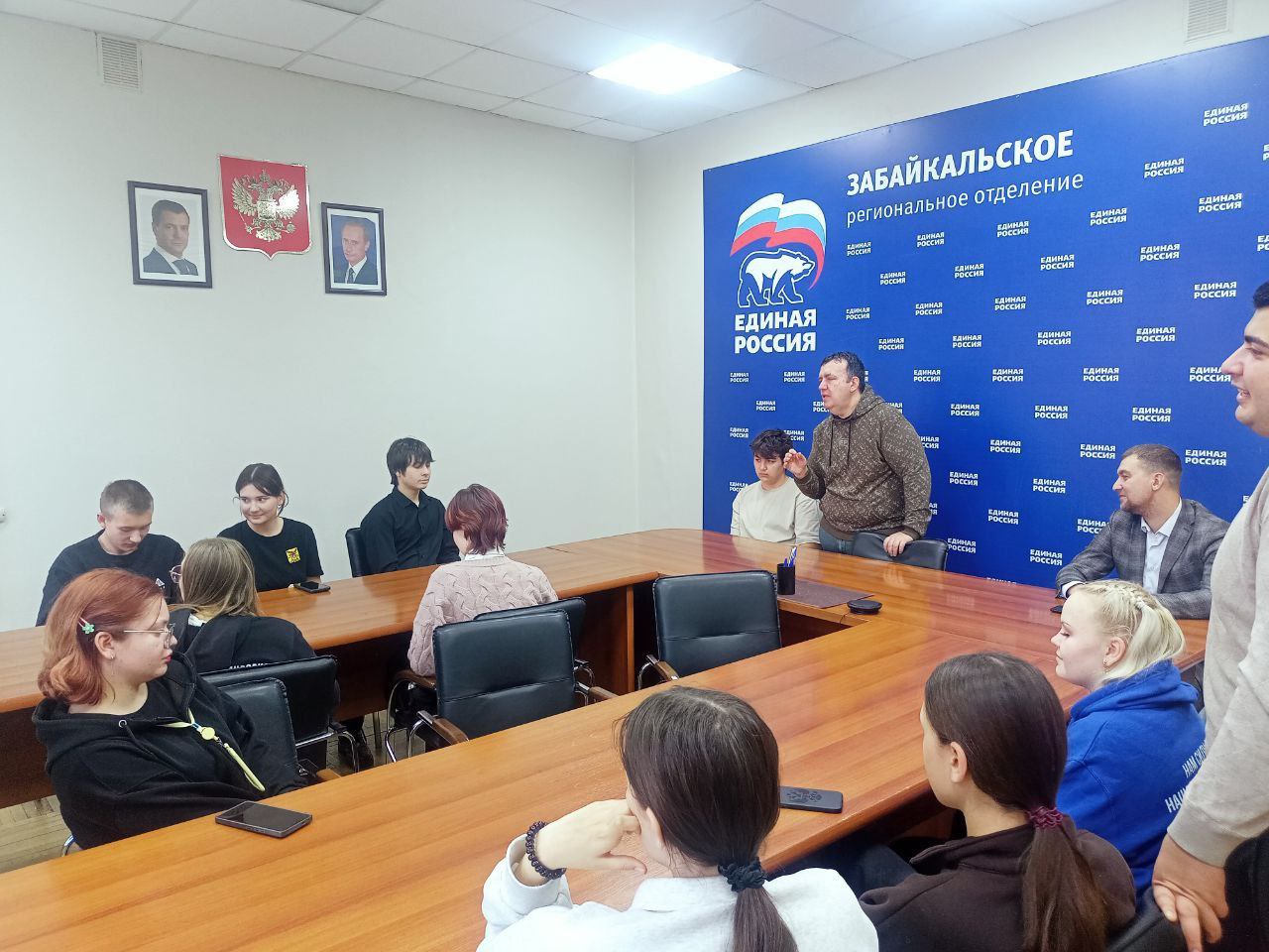 Завершился ещё один насыщенный день в образовательном центре «Эврика»! Наши будущие политики и правоведы трудятся не покладая рук Завершился ещё один насыщенный день в образовательном центре «Эврика»! Наши будущие политики и правоведы трудятся не покладая рук