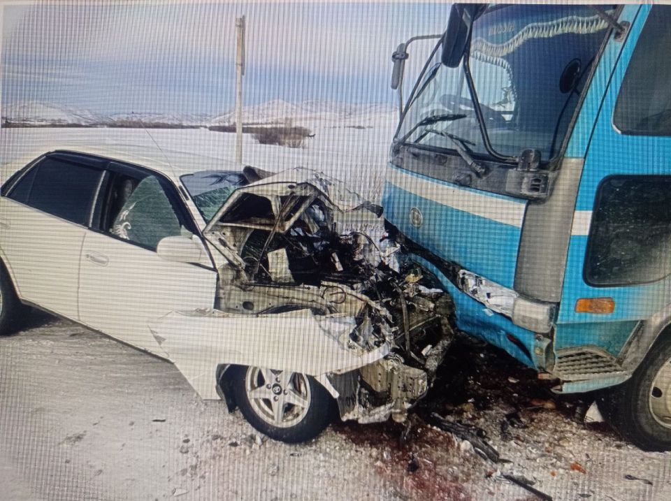 Двух человек доставили в больницу после ДТП на трассе «Могойтуй — Сретенск — Олочи»