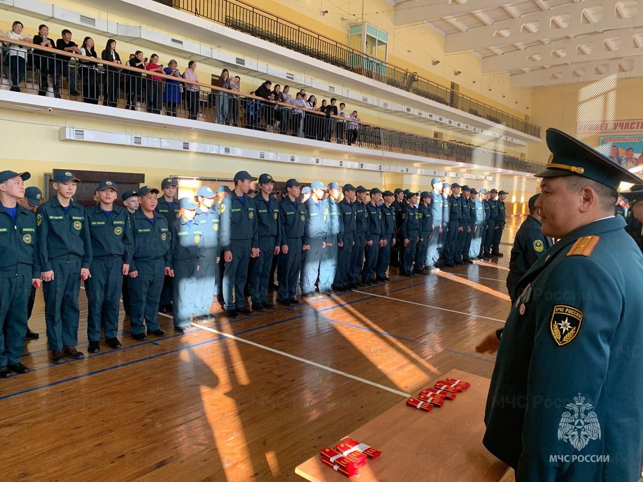 В посёлке Агинское состоялась торжественная церемония вручения погон и принесения клятвы кадетами пожарно-спасательных классов В посёлке Агинское состоялась торжественная церемония вручения погон и принесения клятвы кадетами пожарно-спасательных классов