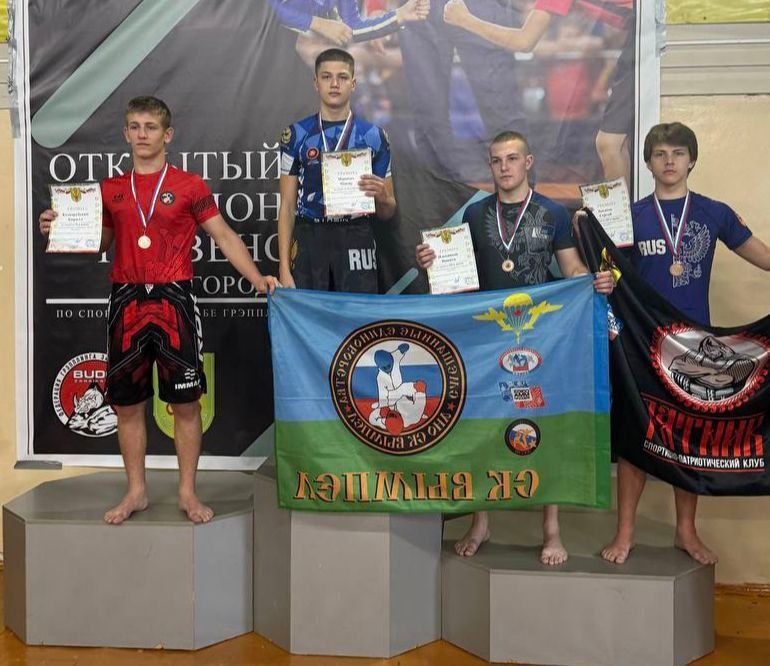   16            !        ,    