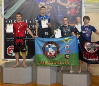 В Чите 16 ноября прошел открытый чемпионат и первенство города Читы по спортивной борьбе грэпплинг! Турнир собрал сильнейших борцов не только из Читы, но и Забайкальского края