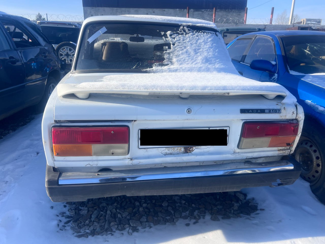 Расстаться со своей повидавшей многое "семеркой" 53-летний житель Шилки решил после того, как отвез своего родственника домой в село Кибасово и употребил с ним спиртное Расстаться со своей повидавшей многое "семеркой" 53-летний житель Шилки решил после того, как отвез своего родственника домой в село Кибасово и употребил с ним спиртное