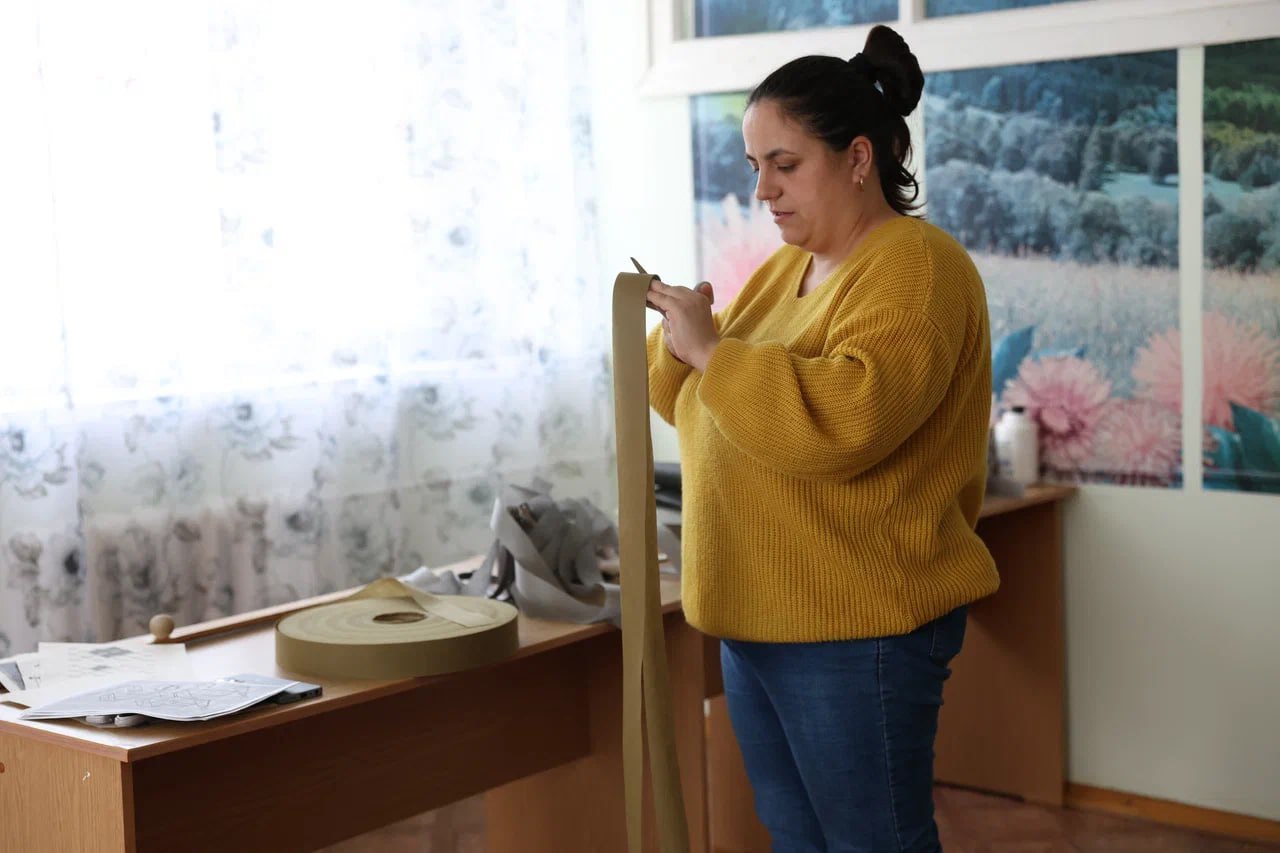 «Волонтерство объединило посёлок»: Забайкальцы из Новоорловска сплели более тысячи квадратных метров сетей для СВО «Волонтерство объединило посёлок»: Забайкальцы из Новоорловска сплели более тысячи квадратных метров сетей для СВО