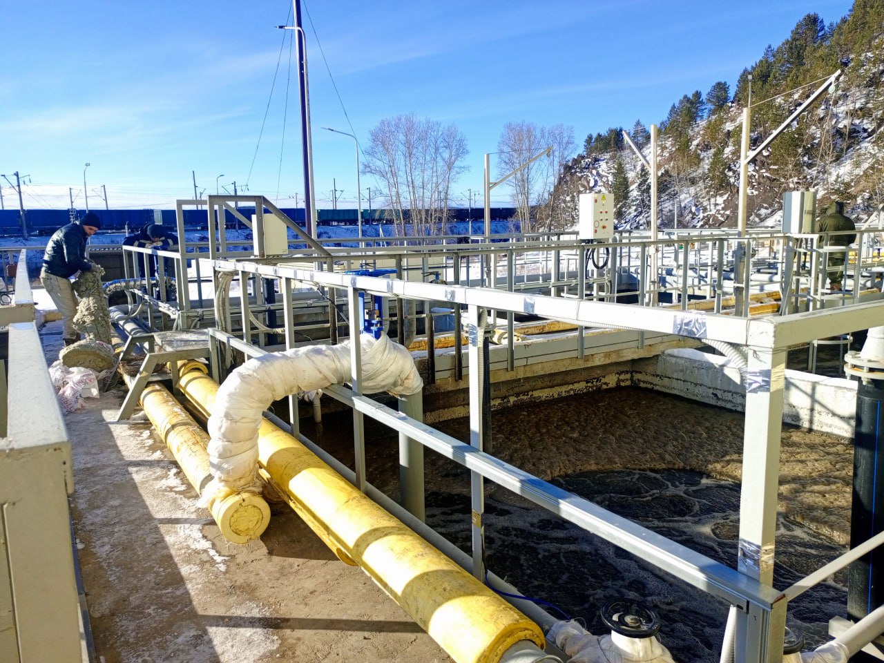 После введения в эксплуатацию очистных сооружений в Хилке, построенных в рамках нацпроекта "Экология", выявлены различные недостатки, связанные с работой аэрационной системы и отсутствием некоторого оборудования После введения в эксплуатацию очистных сооружений в Хилке, построенных в рамках нацпроекта "Экология", выявлены различные недостатки, связанные с работой аэрационной системы и отсутствием некоторого оборудования