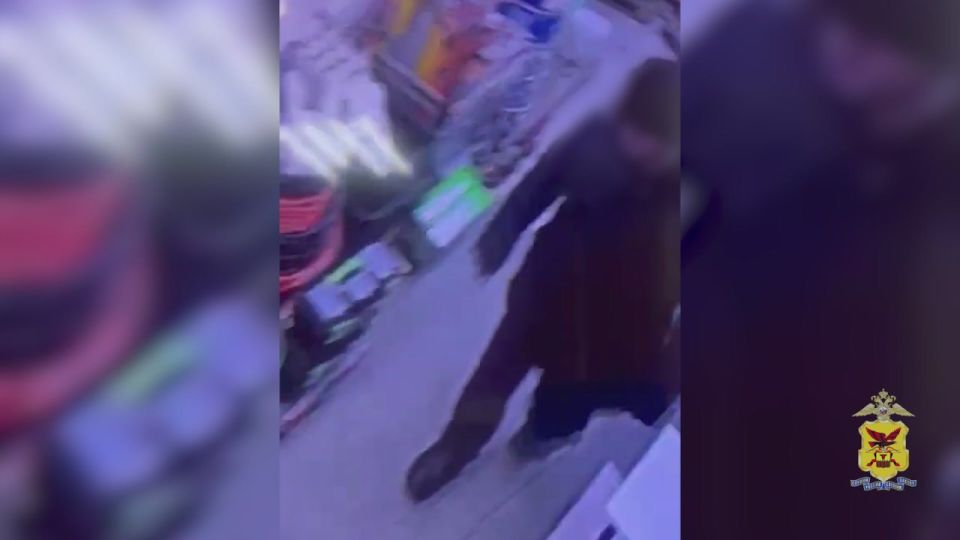 Сотрудники полиции раскрыли кражу денежных средств у продавца магазина в Краснокаменске