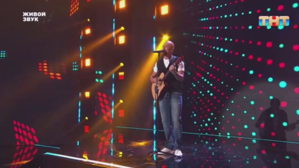 Читинец покорил своей пародией на Трофима в шоу «Ярче звезд»