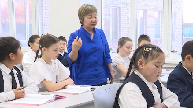 Учитель начальных классов Могойтуйской школы вошла в число лучших в конкурсе «Знание-лектор»