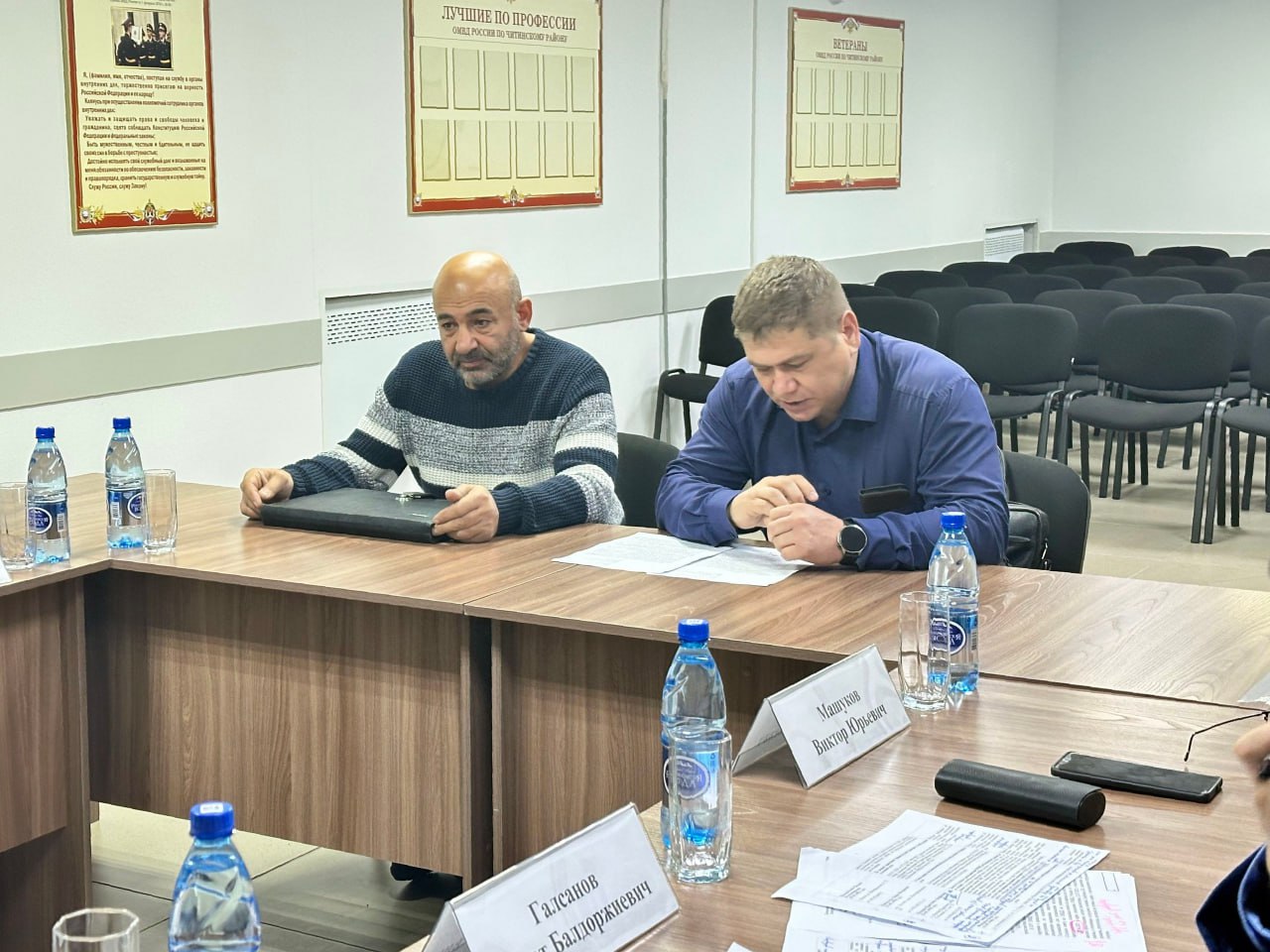 Вчера заместитель прокурора Забайкальского края Алексей Радченко и заместитель начальника регионального управления МВД России Александр Никитин провели совместный прием жителей Читинского района Вчера заместитель прокурора Забайкальского края Алексей Радченко и заместитель начальника регионального управления МВД России Александр Никитин провели совместный прием жителей Читинского района