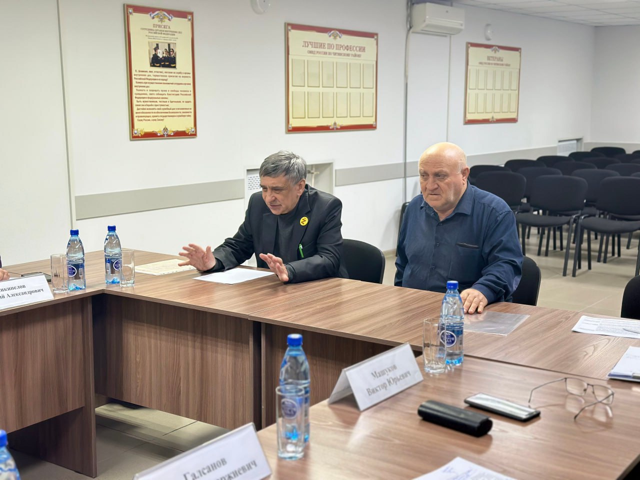 Вчера заместитель прокурора Забайкальского края Алексей Радченко и заместитель начальника регионального управления МВД России Александр Никитин провели совместный прием жителей Читинского района Вчера заместитель прокурора Забайкальского края Алексей Радченко и заместитель начальника регионального управления МВД России Александр Никитин провели совместный прием жителей Читинского района