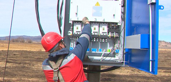 В селе Урульга заменили проблемные опоры линии электропередачи