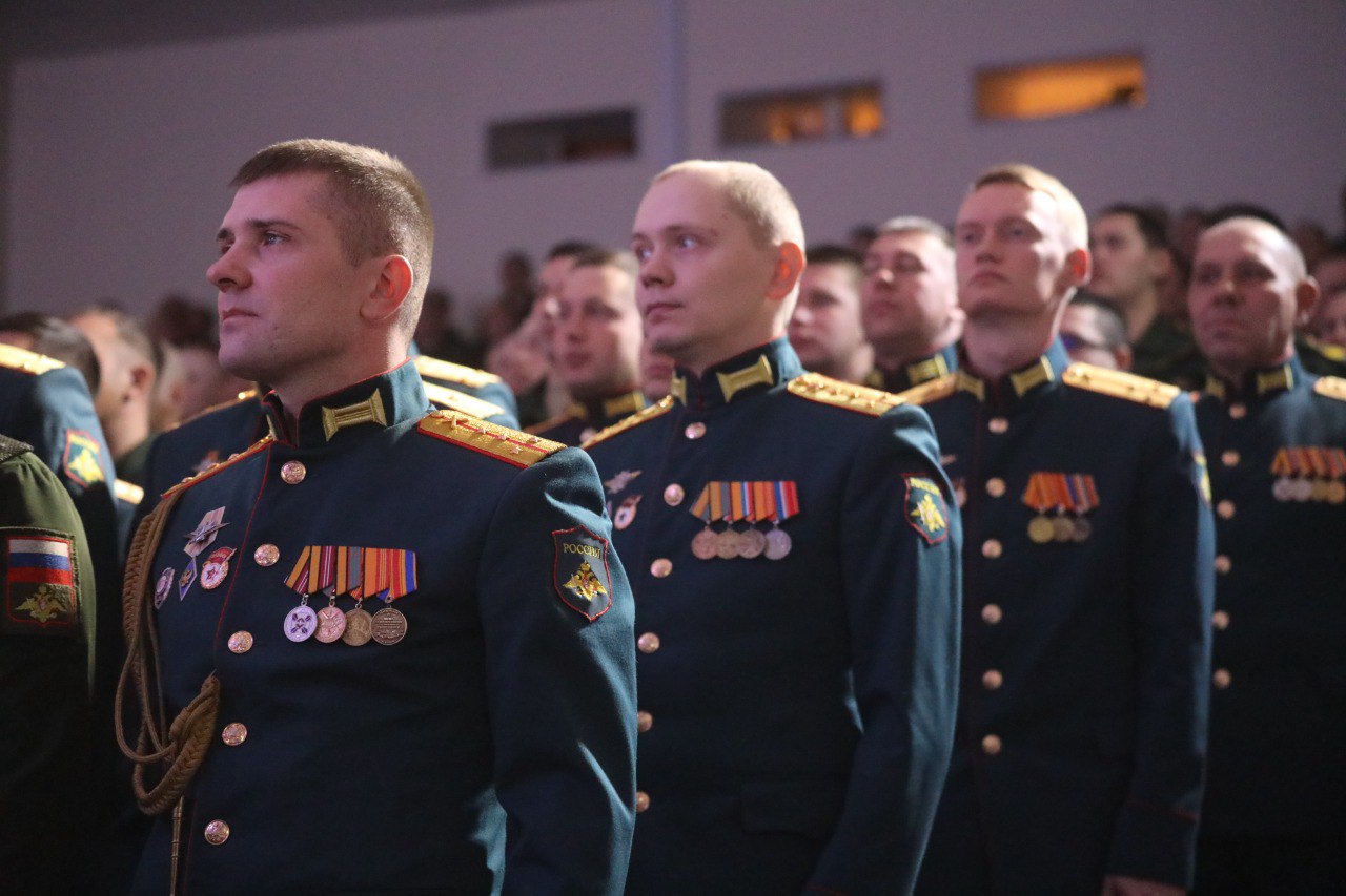 Александр Осипов поздравил военнослужащих Гвардейского Окружного учебного центра ВВО в Забайкалье со 102 годовщиной образования части Александр Осипов поздравил военнослужащих Гвардейского Окружного учебного центра ВВО в Забайкалье со 102 годовщиной образования части