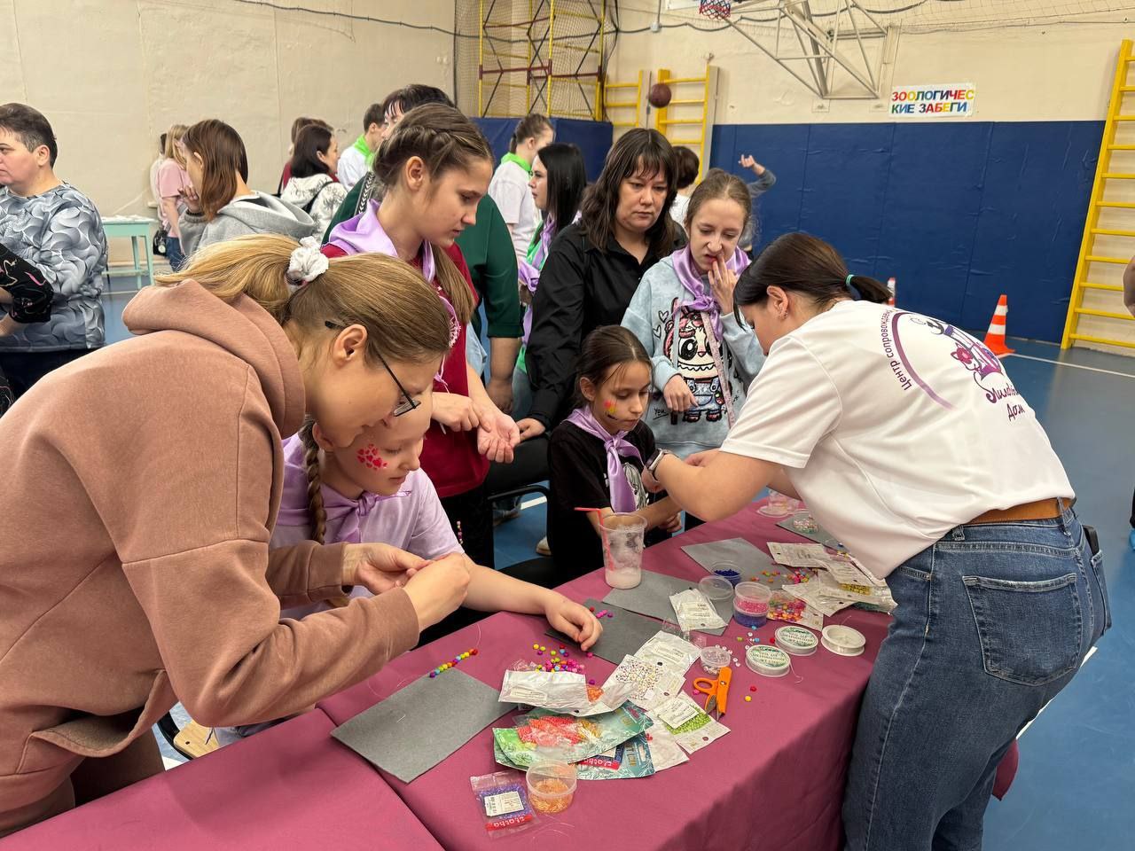 Субботним солнечным днем 22 ноября в зале Забайкальской краевой спортивной школы было много детских хороших эмоций - здесь прошел познавательно-спортивный праздник для детей-инвалидов Черновского района Субботним солнечным днем 22 ноября в зале Забайкальской краевой спортивной школы было много детских хороших эмоций - здесь прошел познавательно-спортивный праздник для детей-инвалидов Черновского района